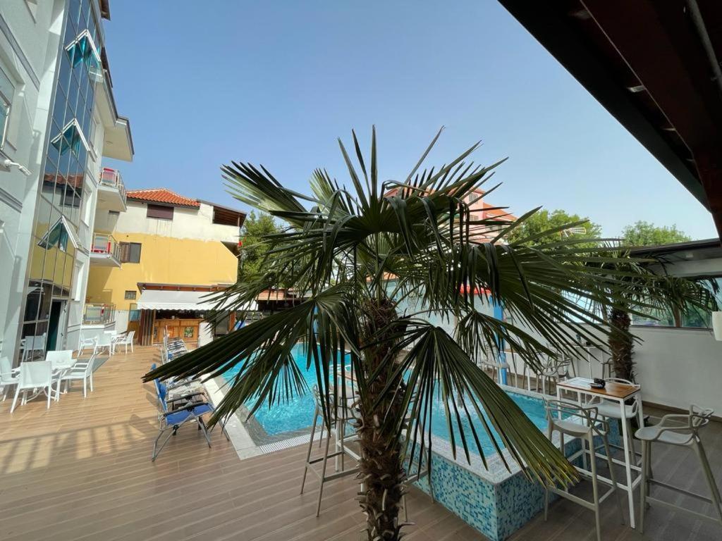 Brian Hotel Velipojë Esterno foto