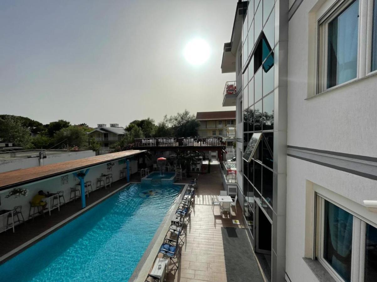Brian Hotel Velipojë Esterno foto