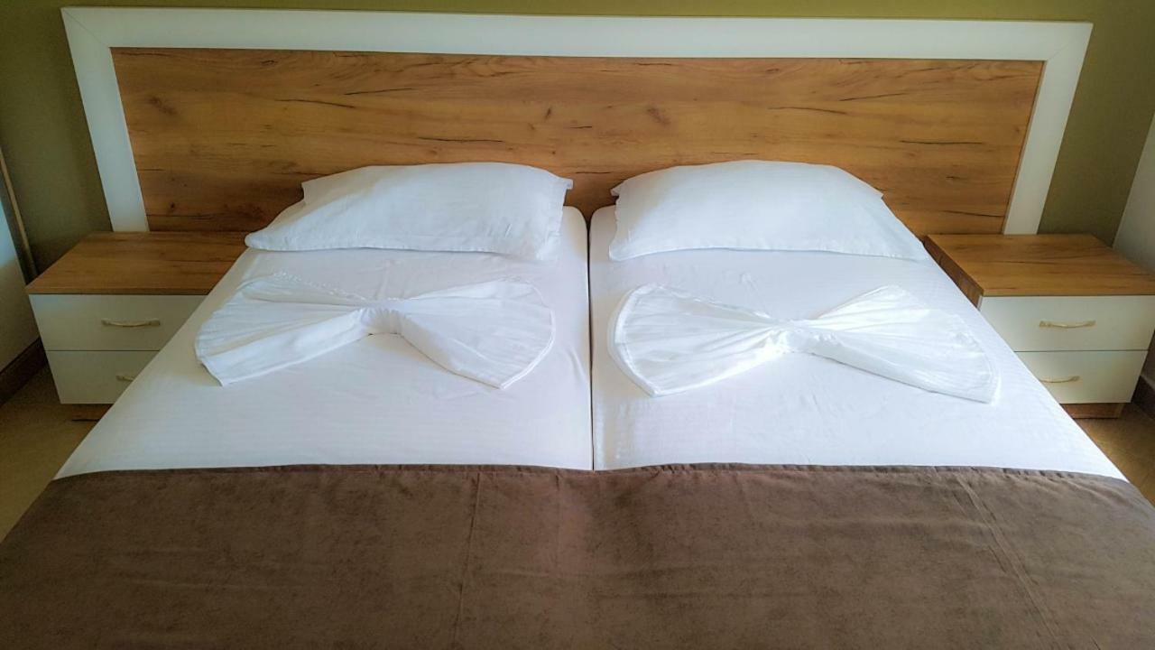 Brian Hotel Velipojë Esterno foto